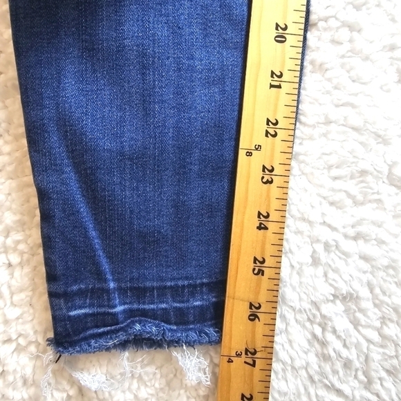 KUT From The Kloth Distressed Skinny Size 4, Raw Hem Jeans 🚨BOGO - Picture 4 of 10